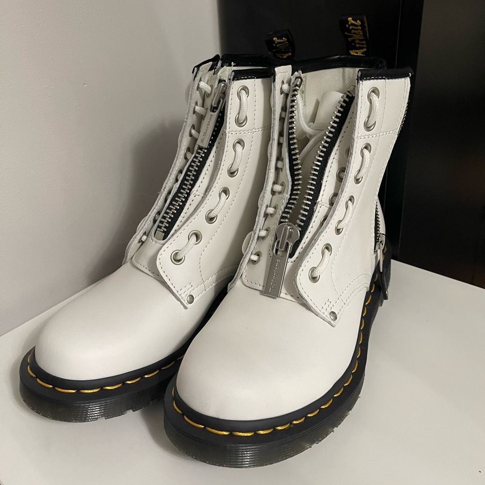 Dr. Martens womens 1460 Twin Zip Fashion Boot - Picture 3 of 4